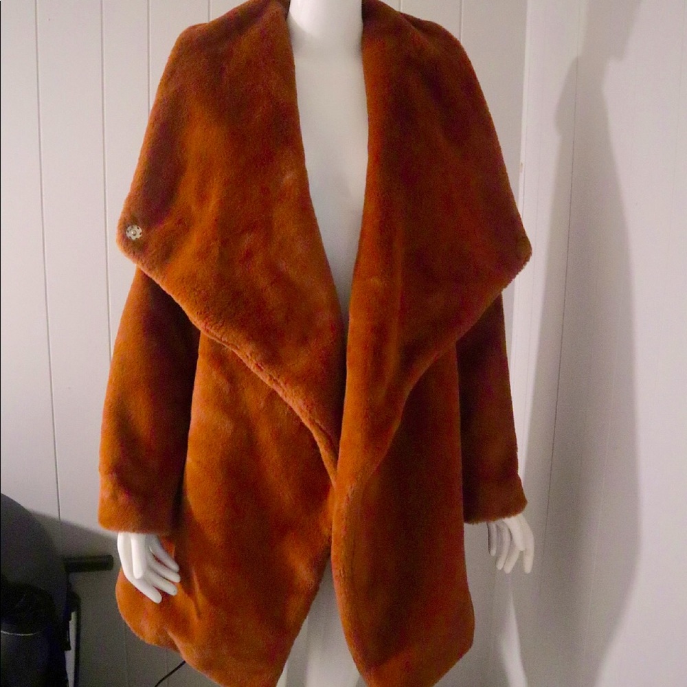 Beautiful jacket - Picture 1 of 3